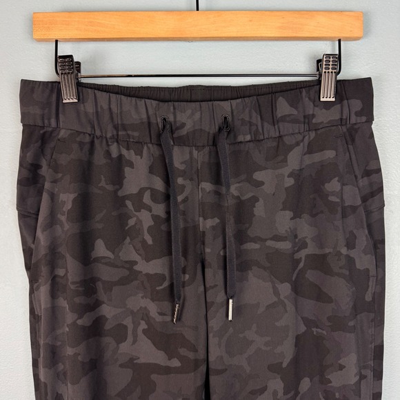 Lululemon On The Fly 26" 7/8 Pants Women's 6 Black Gray Camo Athletic Stretch - Picture 4 of 8